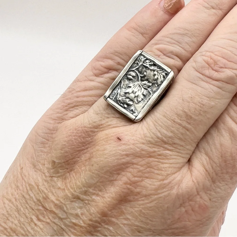 Silpada Retired R1839 925 Sterling Silver Floral Leaf Vine Rectangular Ring 7